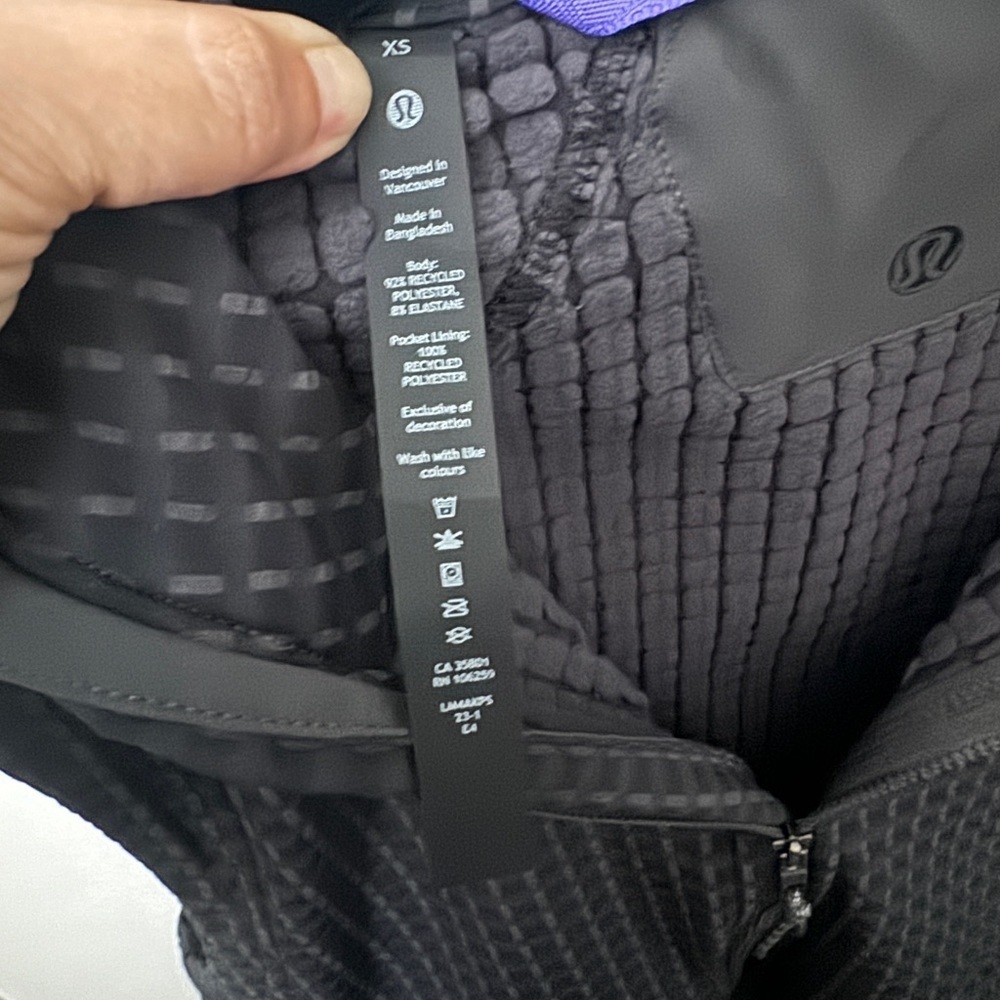 NWT Lululemon Men's Water Repellent Grid Fleece Hiking Vest in XS - Picture 5 of 7